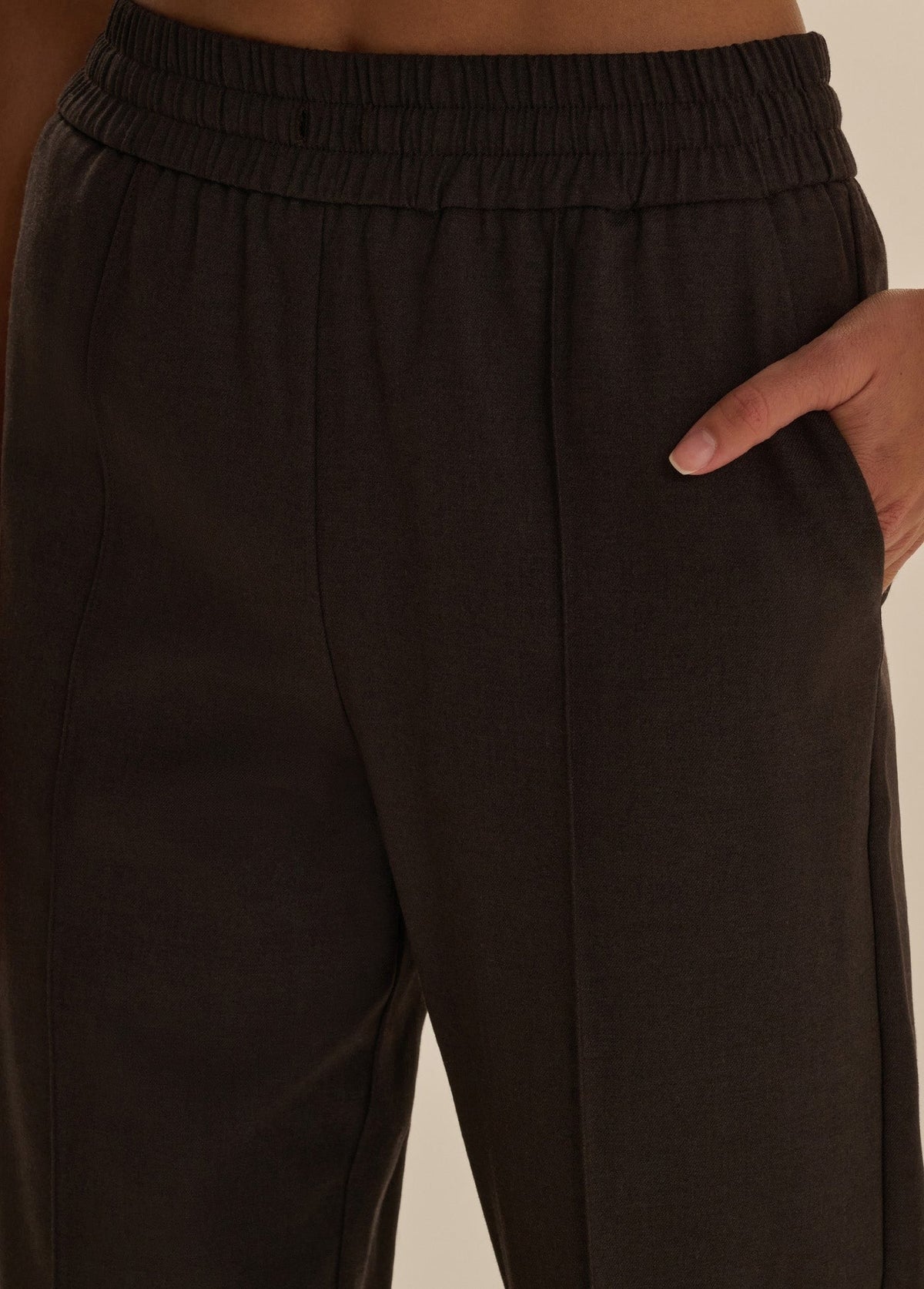 THE EASE PANT