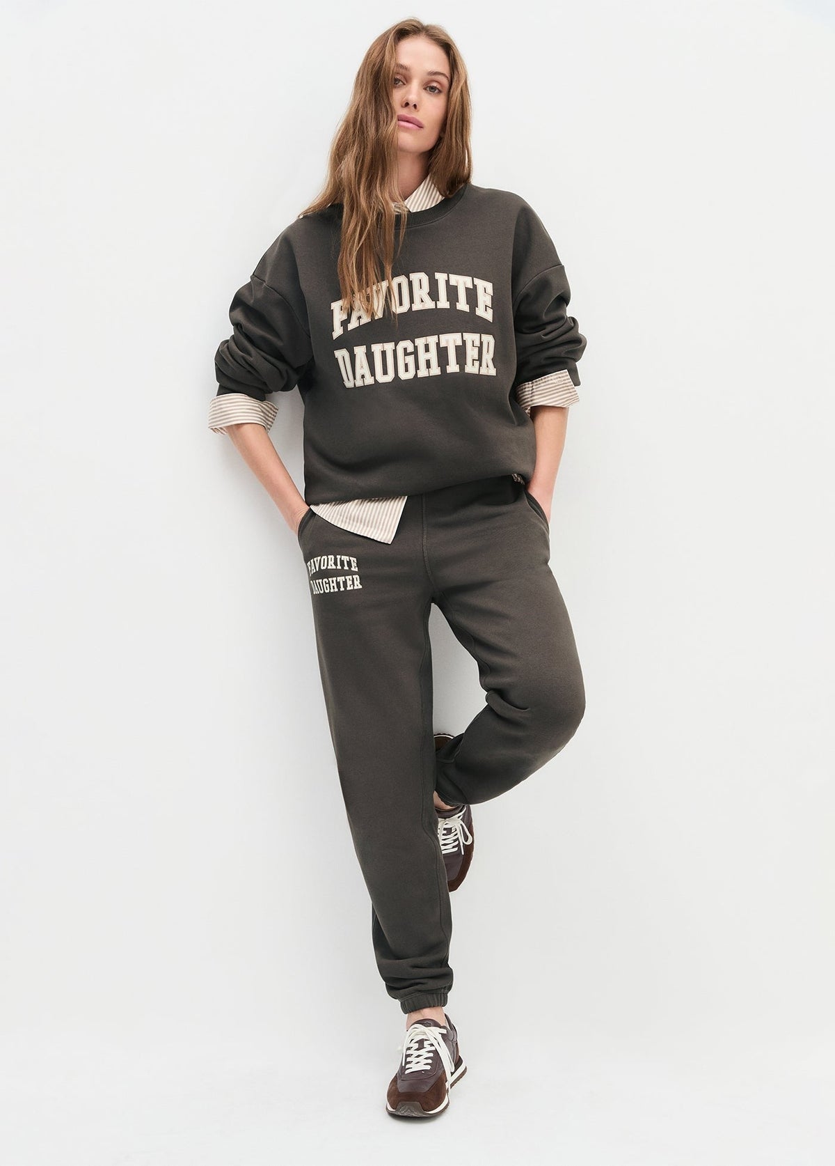 THE COLLEGIATE JOGGER