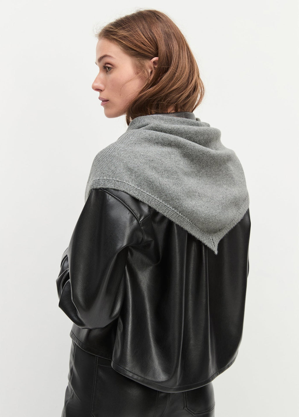 THE TRIANGLE SCARF