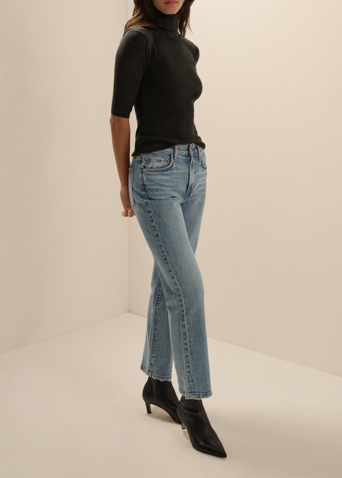 THE AMELIA TURTLENECK