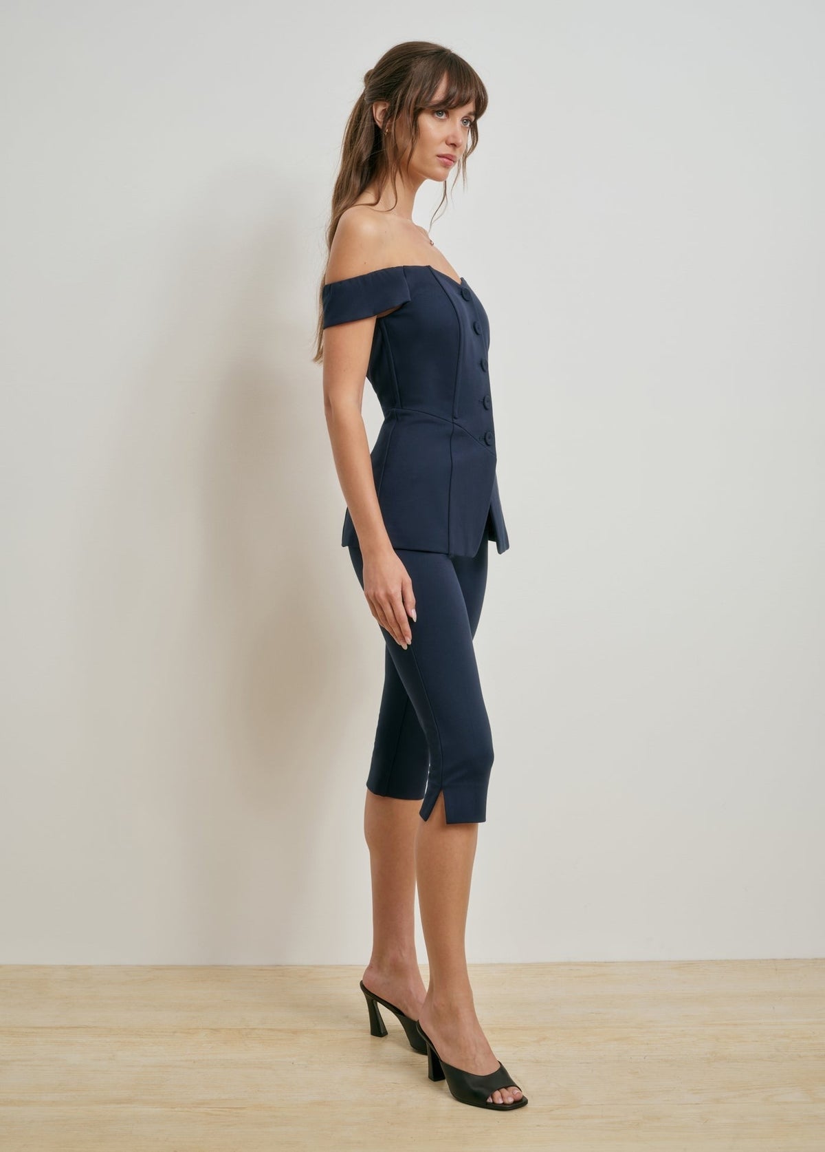 THE CARRIE CAPRI