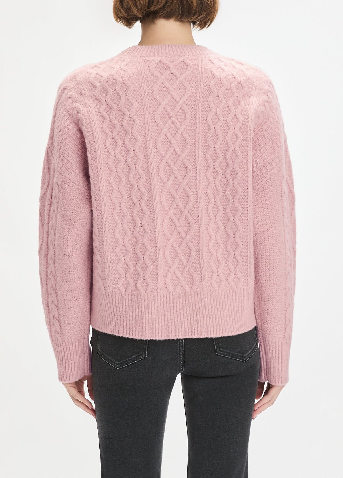 THE OVERSIZED CABLE SWEATER