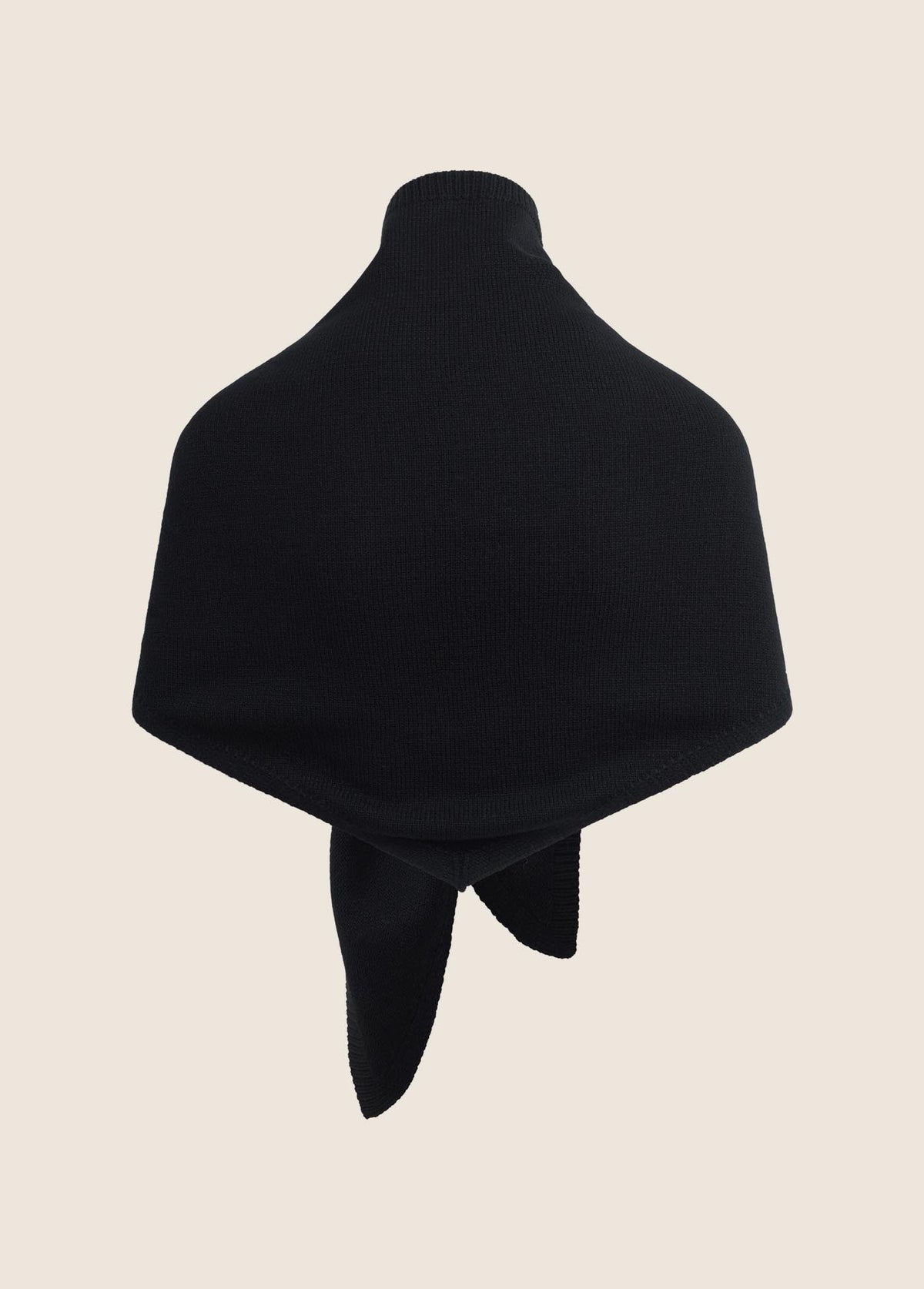 THE OVERSIZED TRIANGLE SCARF