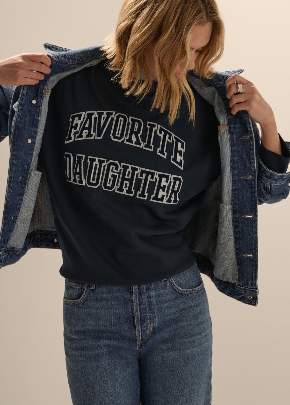 THE EMBROIDERY COLLEGIATE SWEATSHIRT