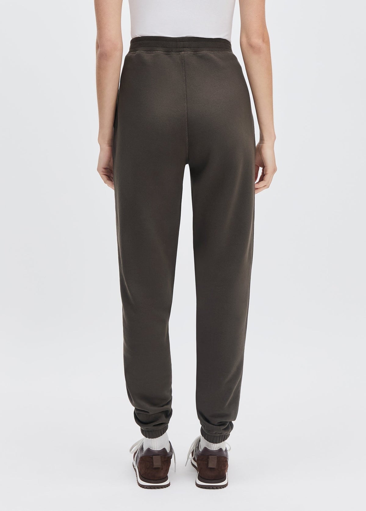 THE COLLEGIATE JOGGER