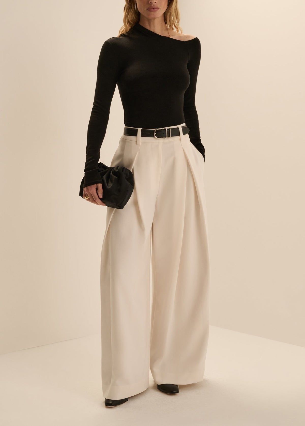 THE PETITE PLEATS FOR DAYS PANT