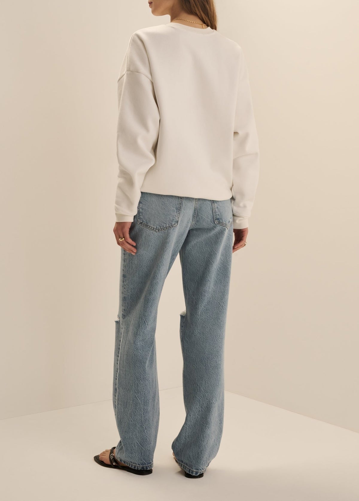THE COLLEGIATE SWEATSHIRT