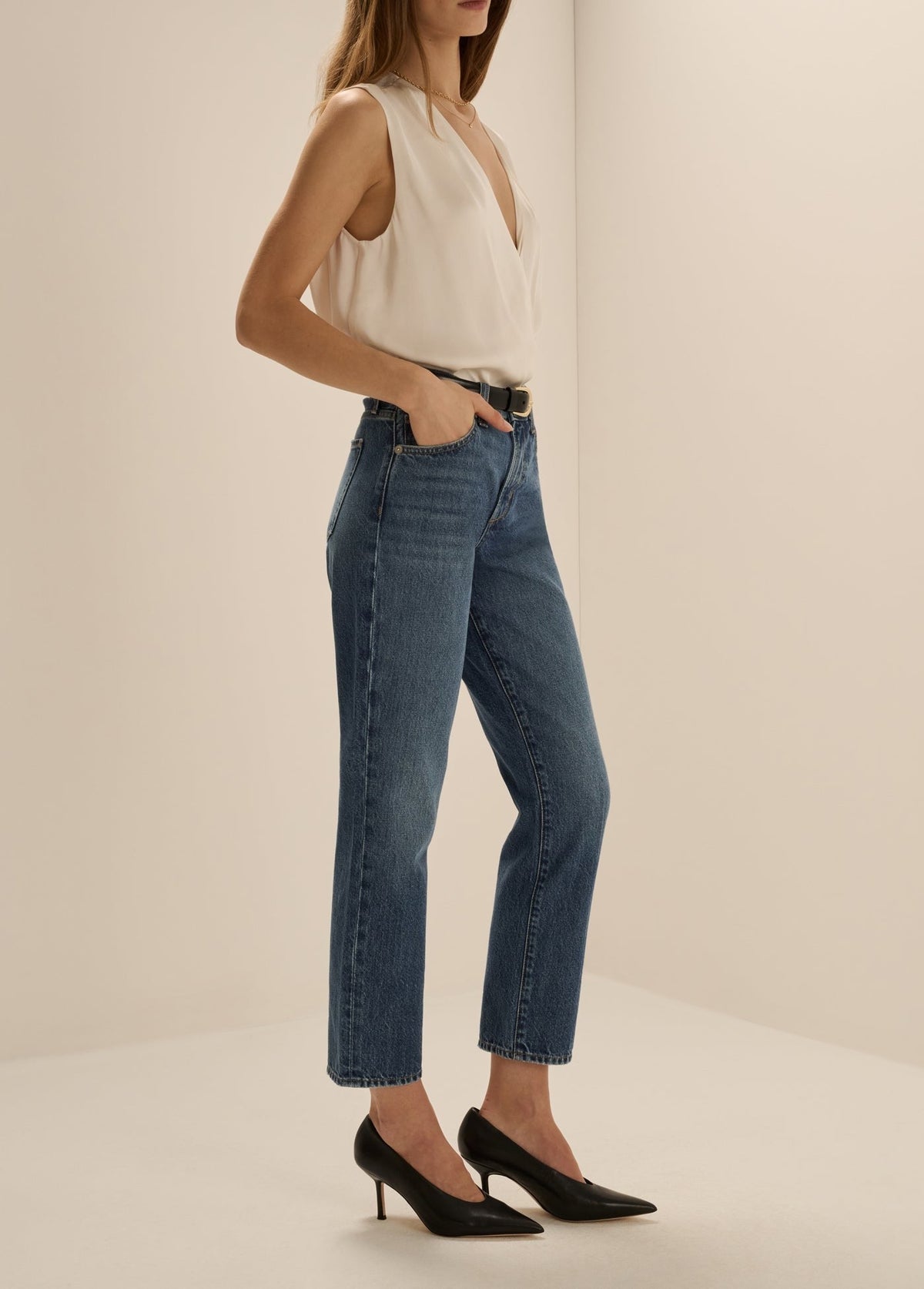 THE SLEEVELESS DATE BLOUSE
