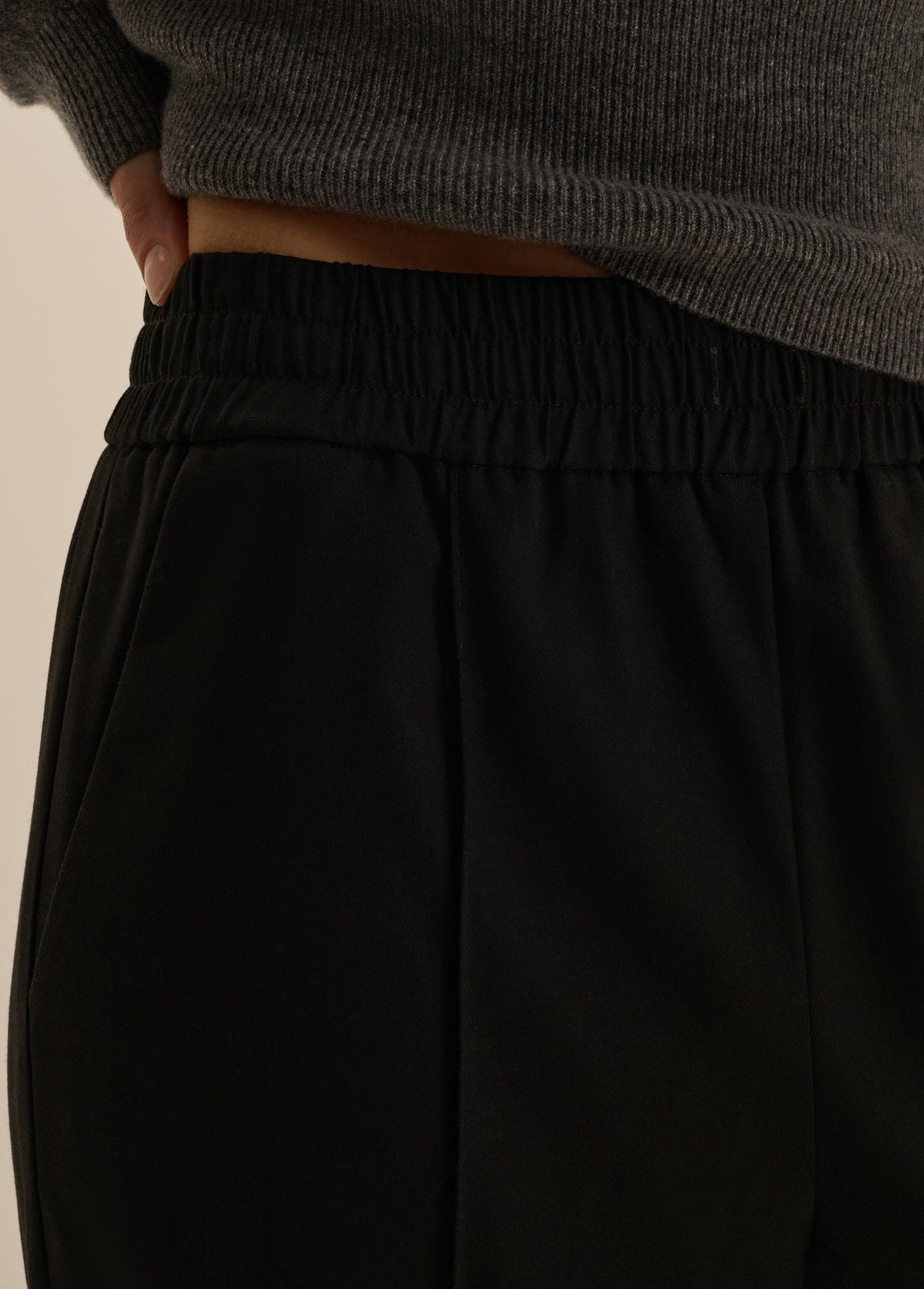 THE EASE PANT