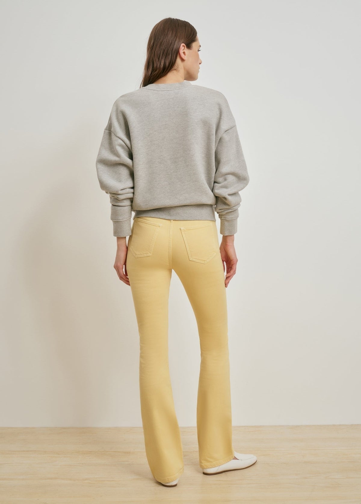 THE COLLEGIATE SWEATSHIRT